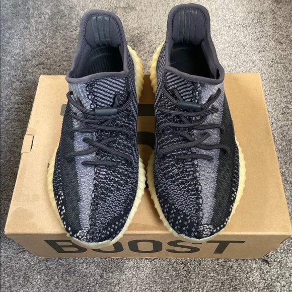 Yeezy Boost 350 V2 'Carbon' - Picture 1 of 4